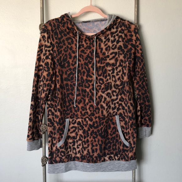 T-shirt Hoodie - Picture 1 of 3